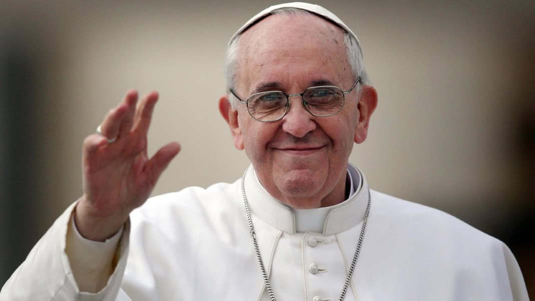 Papa Francisco sugere que se venda bens da igreja